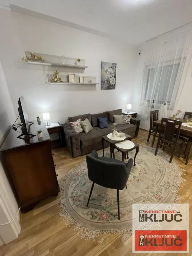 PETROVARADIN, 31m2, Jednoiposoban, Namešten 7