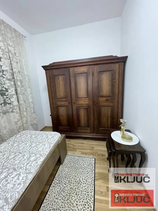 PETROVARADIN, 31m2, Jednoiposoban, Namešten 8