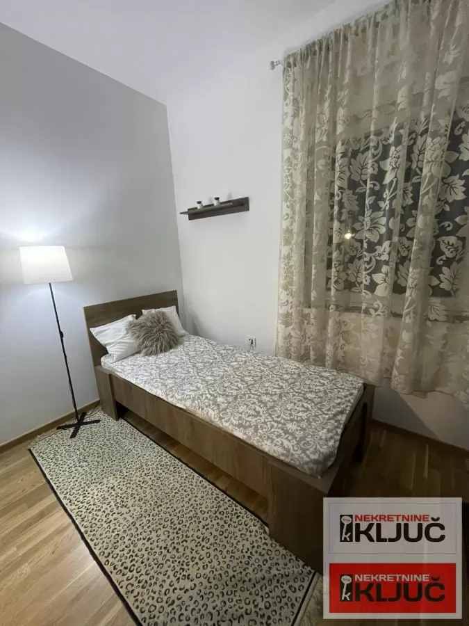 PETROVARADIN, 31m2, Jednoiposoban, Namešten 9