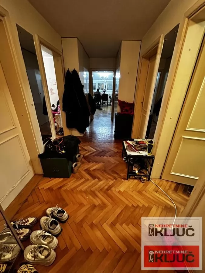 SAJMIŠTE, 99m2, Troiposoban, Polunamešten 13