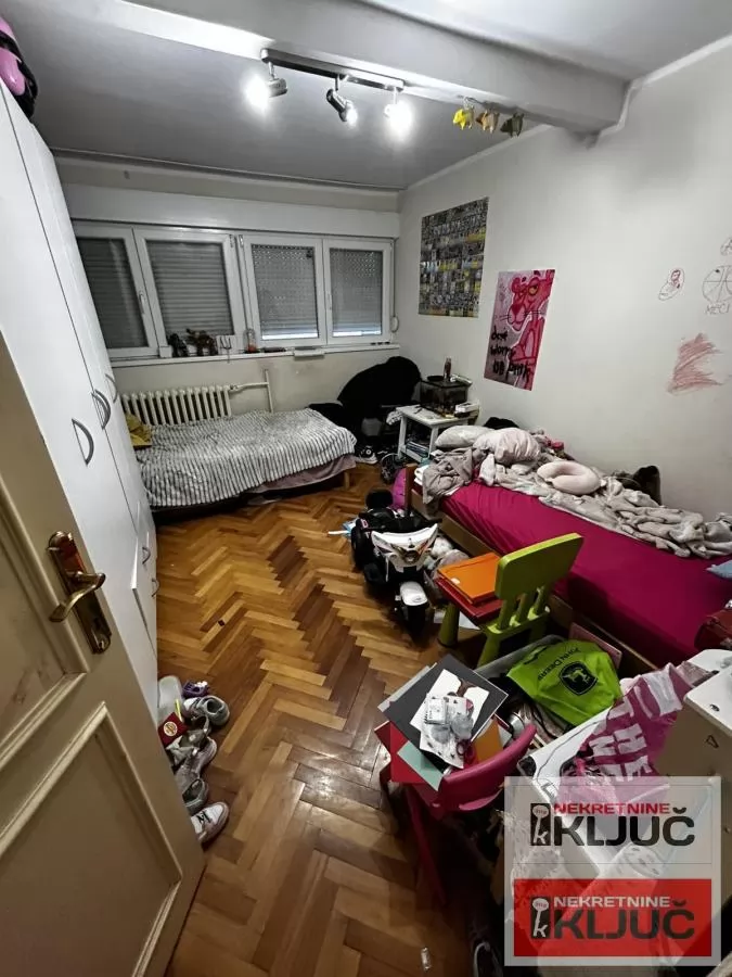 SAJMIŠTE, 99m2, Troiposoban, Polunamešten 9