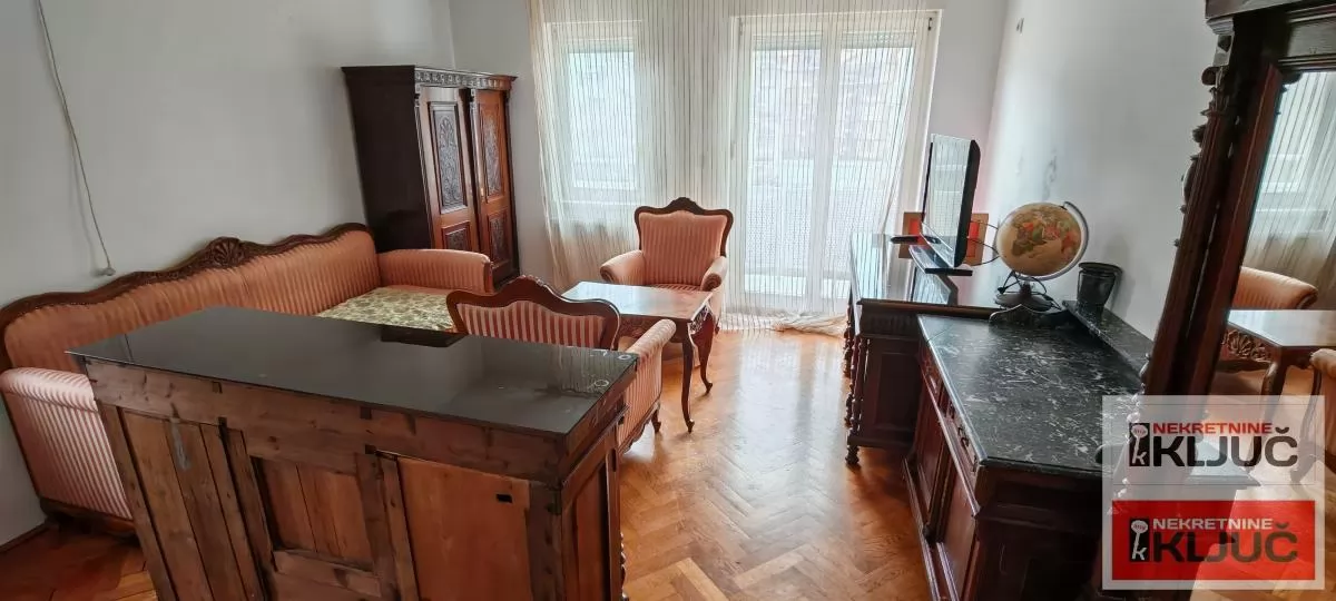 Izdaje se garsonjera u blizini Spensa 10