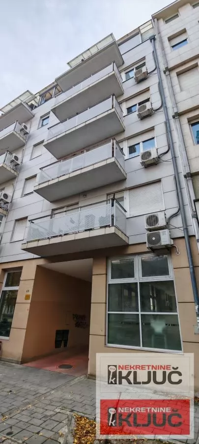 Izdaje se garsonjera u blizini Spensa 6