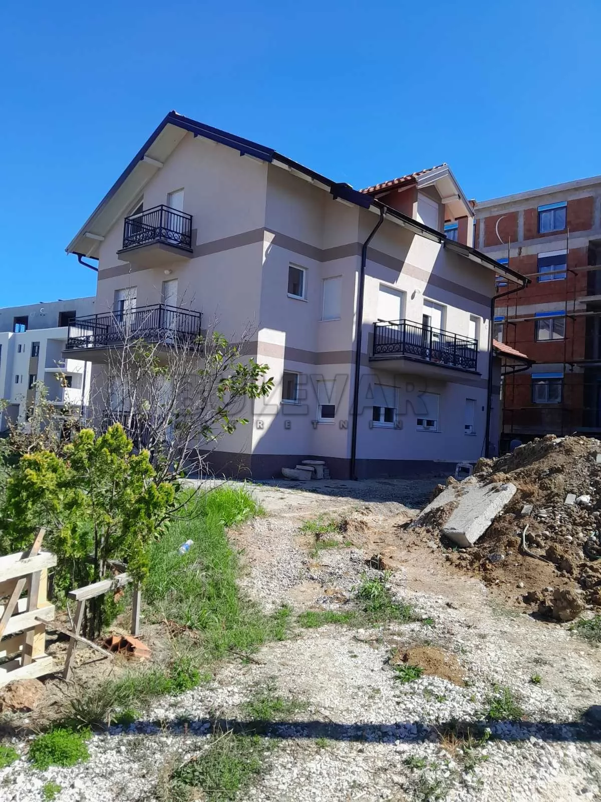 četvorosobna kuća, 230 m2, Olimpijska ulica ID: p-015359 1
