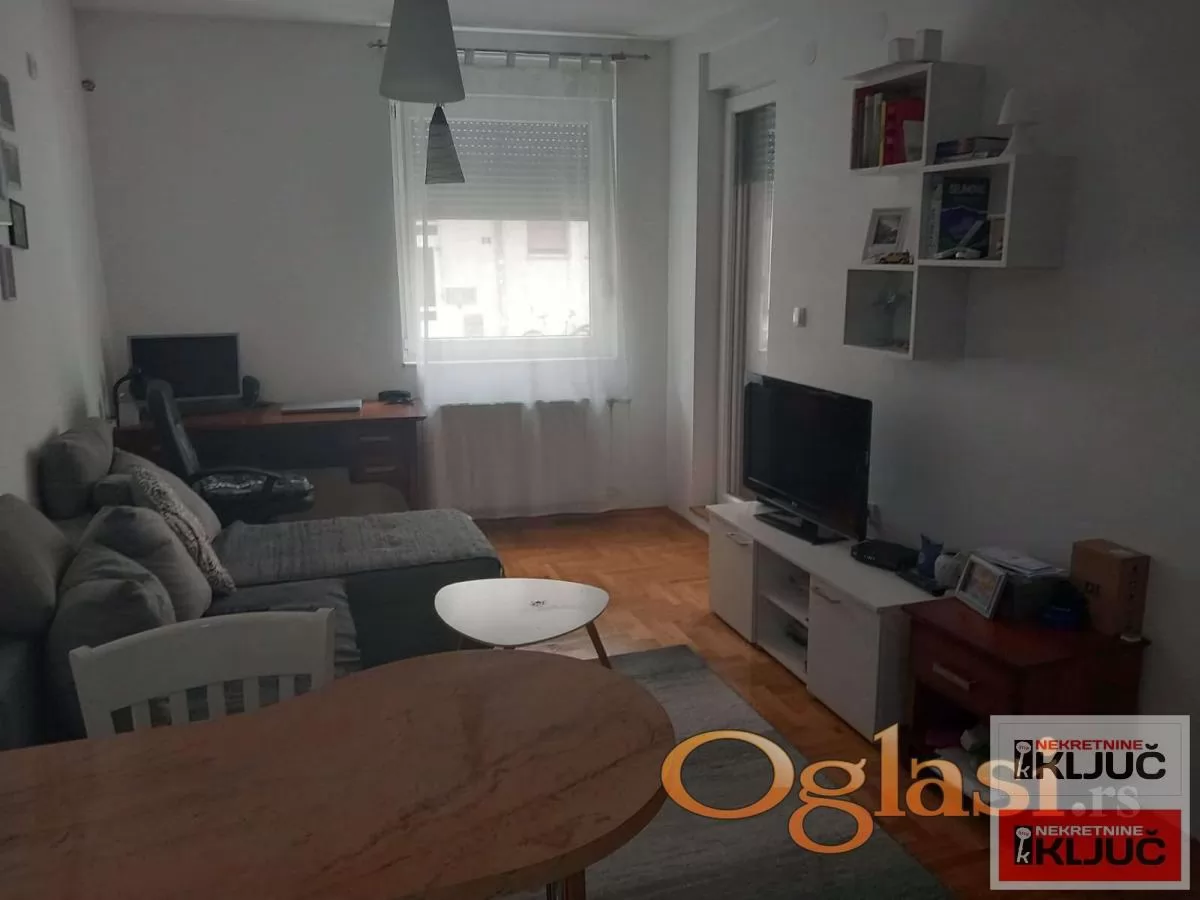 Dobar Jednoiposoban stan na Podbari 2