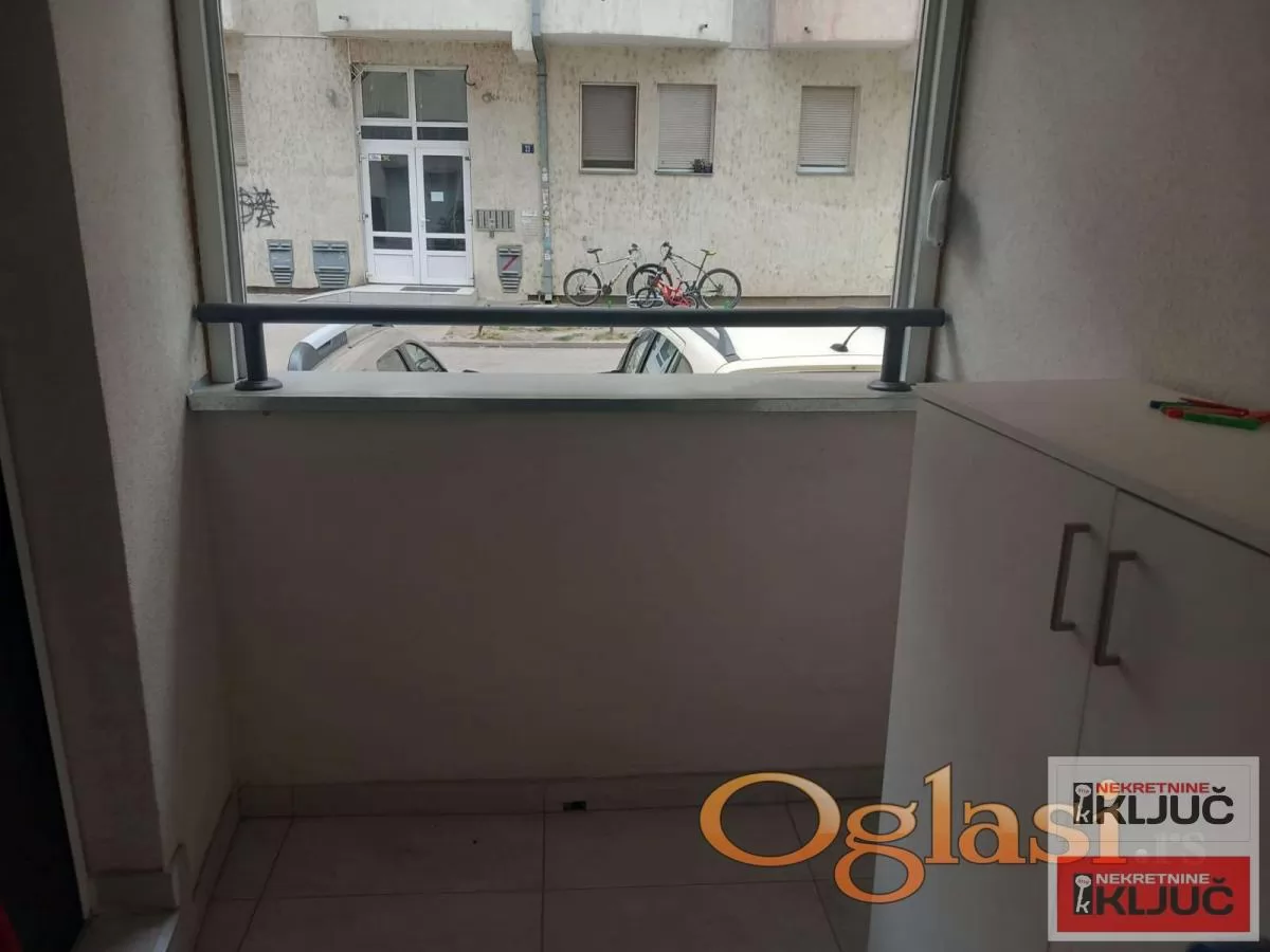 Dobar Jednoiposoban stan na Podbari 3