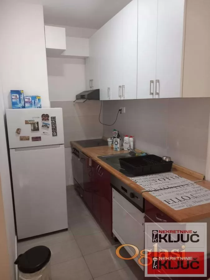 Dobar Jednoiposoban stan na Podbari 5