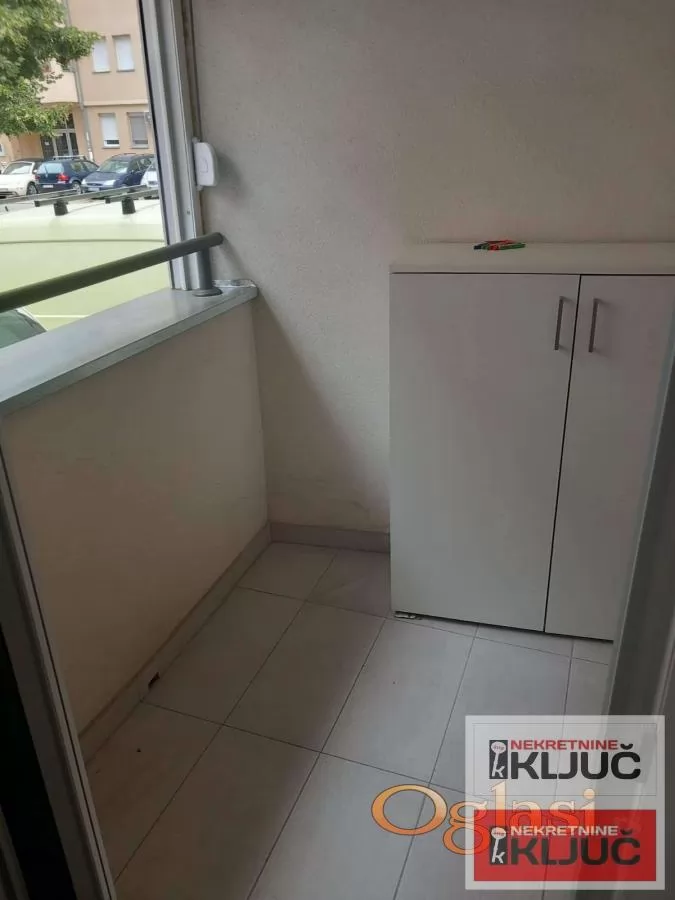 Dobar Jednoiposoban stan na Podbari 9