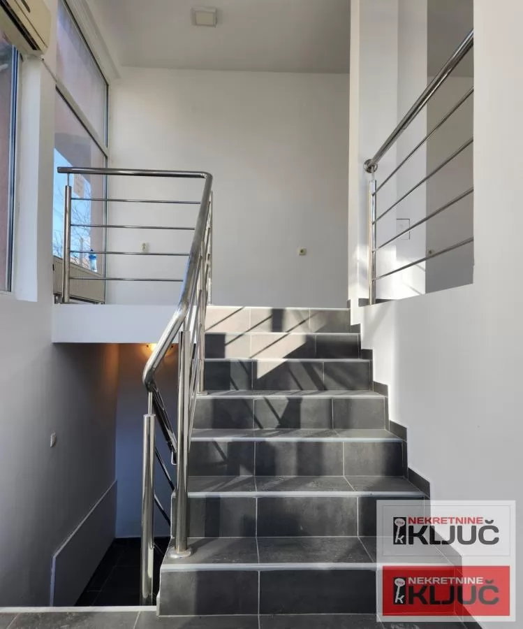 ROTKVARIJA, 58m2, Lokal-Ulični 1