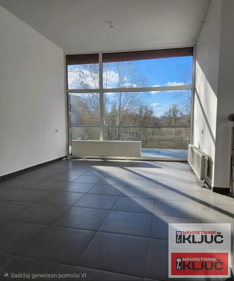 ROTKVARIJA, 58m2, Lokal-Ulični 3