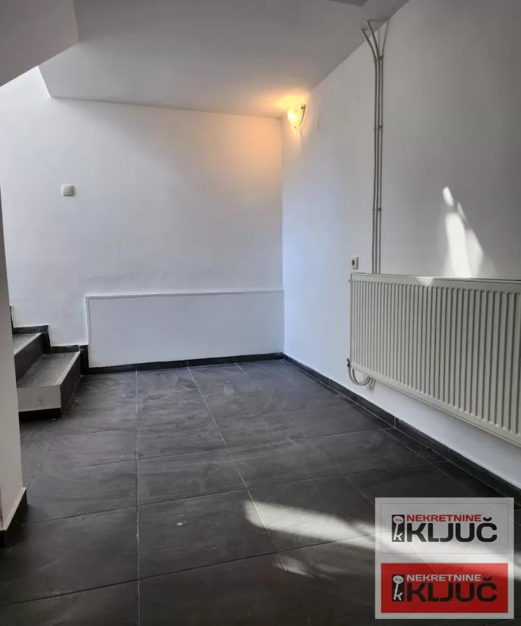 ROTKVARIJA, 58m2, Lokal-Ulični 5