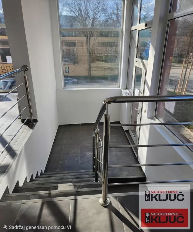 ROTKVARIJA, 58m2, Lokal-Ulični 8