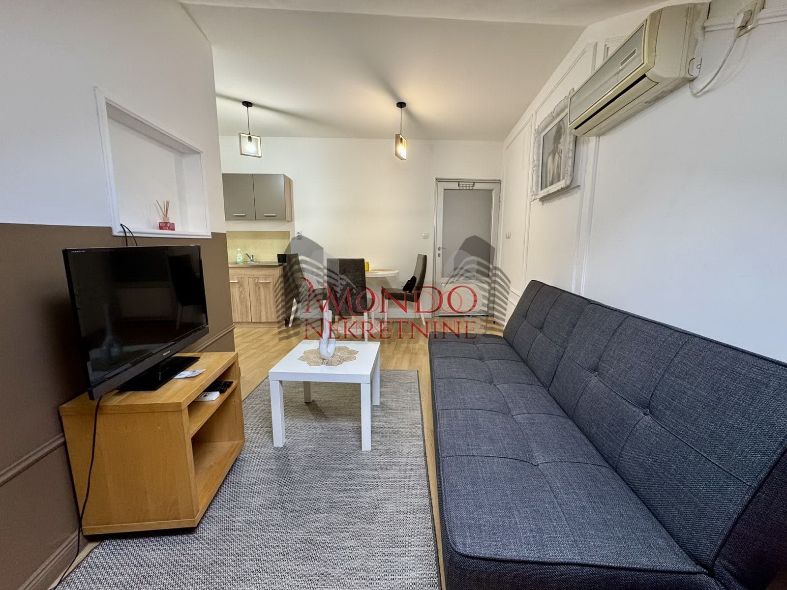 Jednoiposoban stan u samom centru grada kod kafane Kod Rajka 4