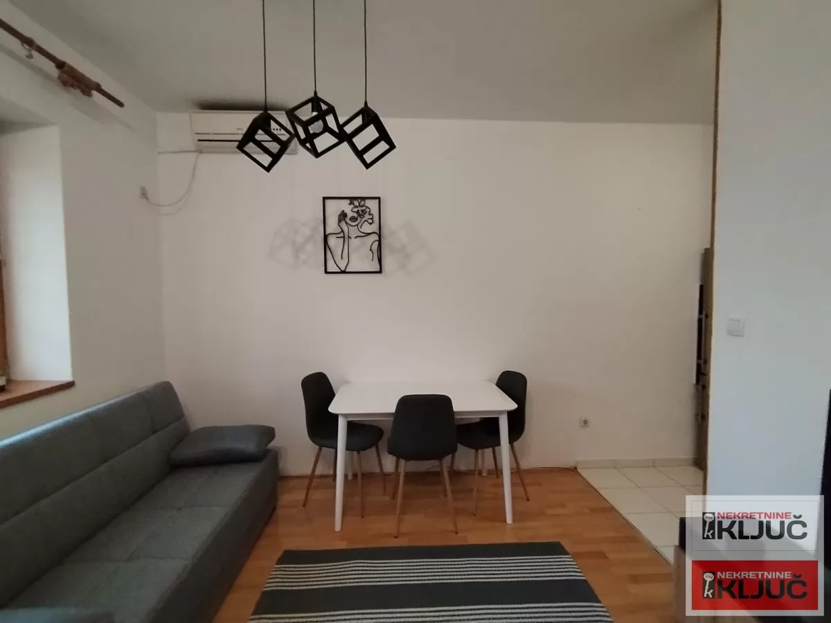 TRG MLADENACA, 42m2, Dvosoban-Duplex, Namešten 2