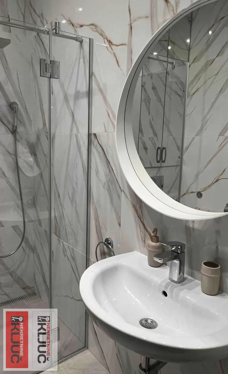 MODERAN STAN NA BULEVARU OSLOBOĐENJA 7