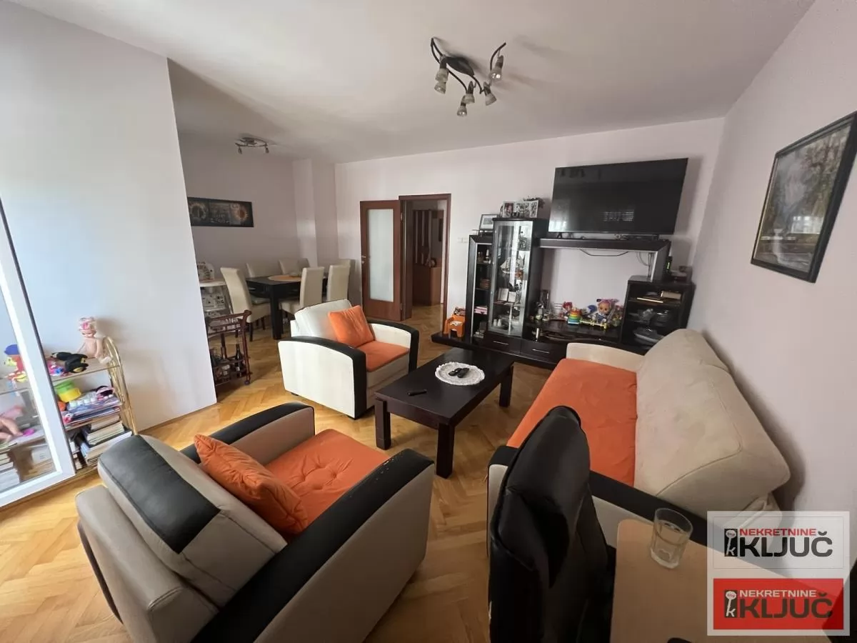 ROTKVARIJA, 73m2, Trosoban, Parking 1