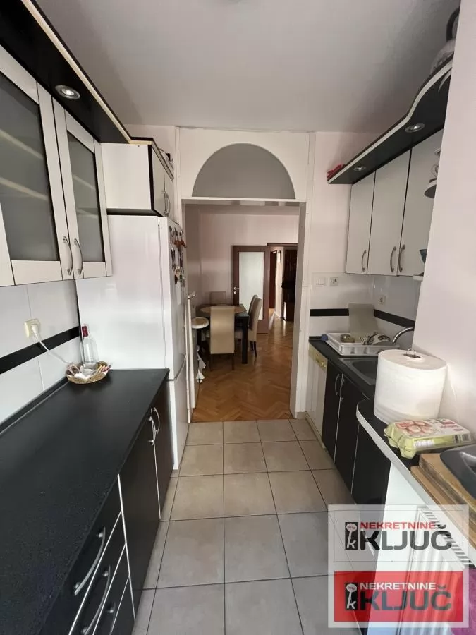 ROTKVARIJA, 73m2, Trosoban, Parking 3