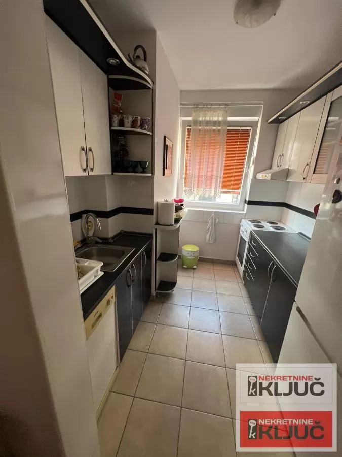 ROTKVARIJA, 73m2, Trosoban, Parking 4