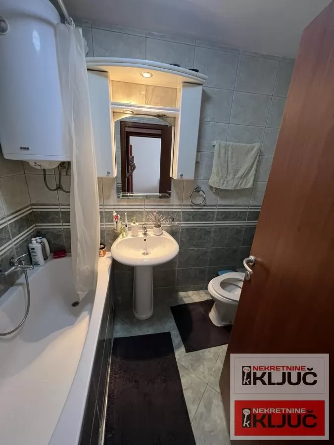 ROTKVARIJA, 73m2, Trosoban, Parking 9