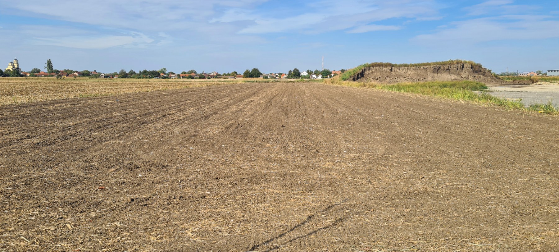 Na prodaju gradjevinsko zemljiste Sremska Mitrovica 4