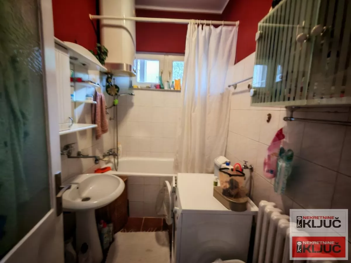 BLIZINA KEJA I IZVRŠNOG VEĆA, 98m2, Četvorosoban može i za Poslovnu delatnost 13