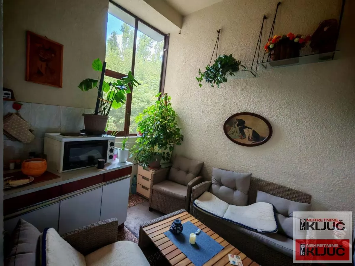 BLIZINA KEJA I IZVRŠNOG VEĆA, 98m2, Četvorosoban može i za Poslovnu delatnost 5