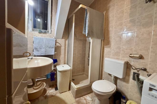 Dvoetažni 4 0 stan sa kaminom  Palmotićeva  96m2 3