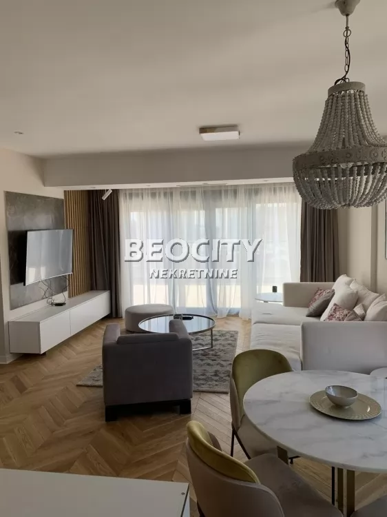 Trosoban stan, 75 m2, Centar, Lomina ID: 126433 1