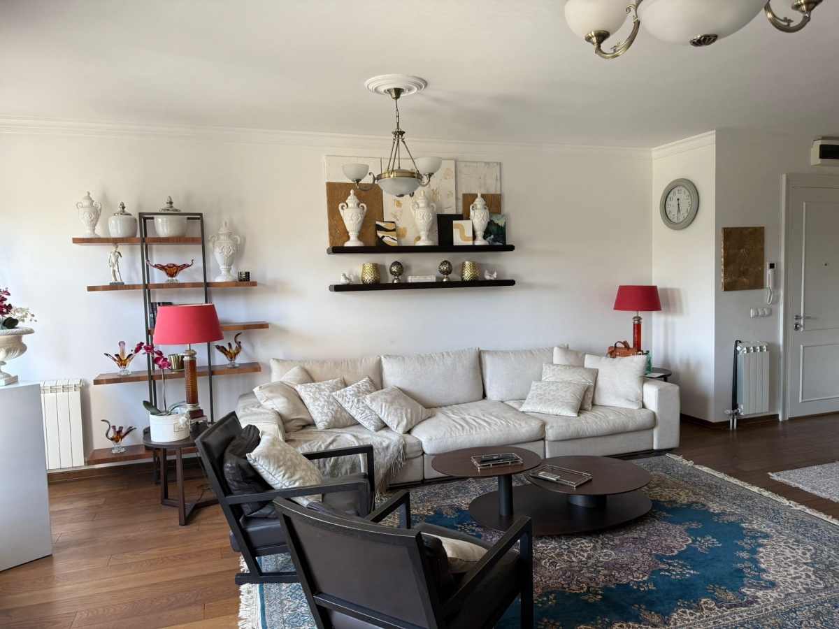 Izdavanje Trosoban lux stan  garaza  novogradnja 2