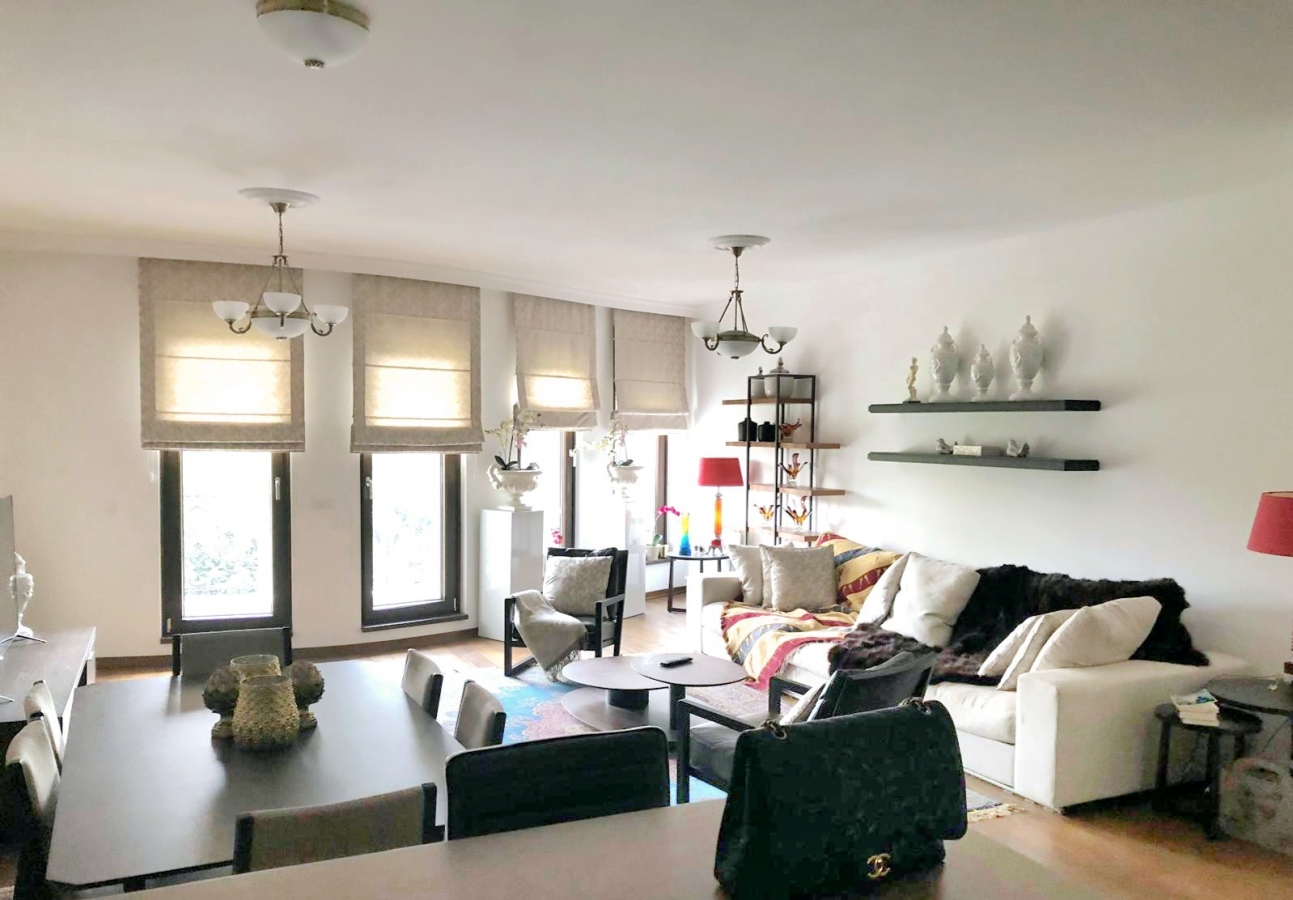 Izdavanje Trosoban lux stan  garaza  novogradnja 1