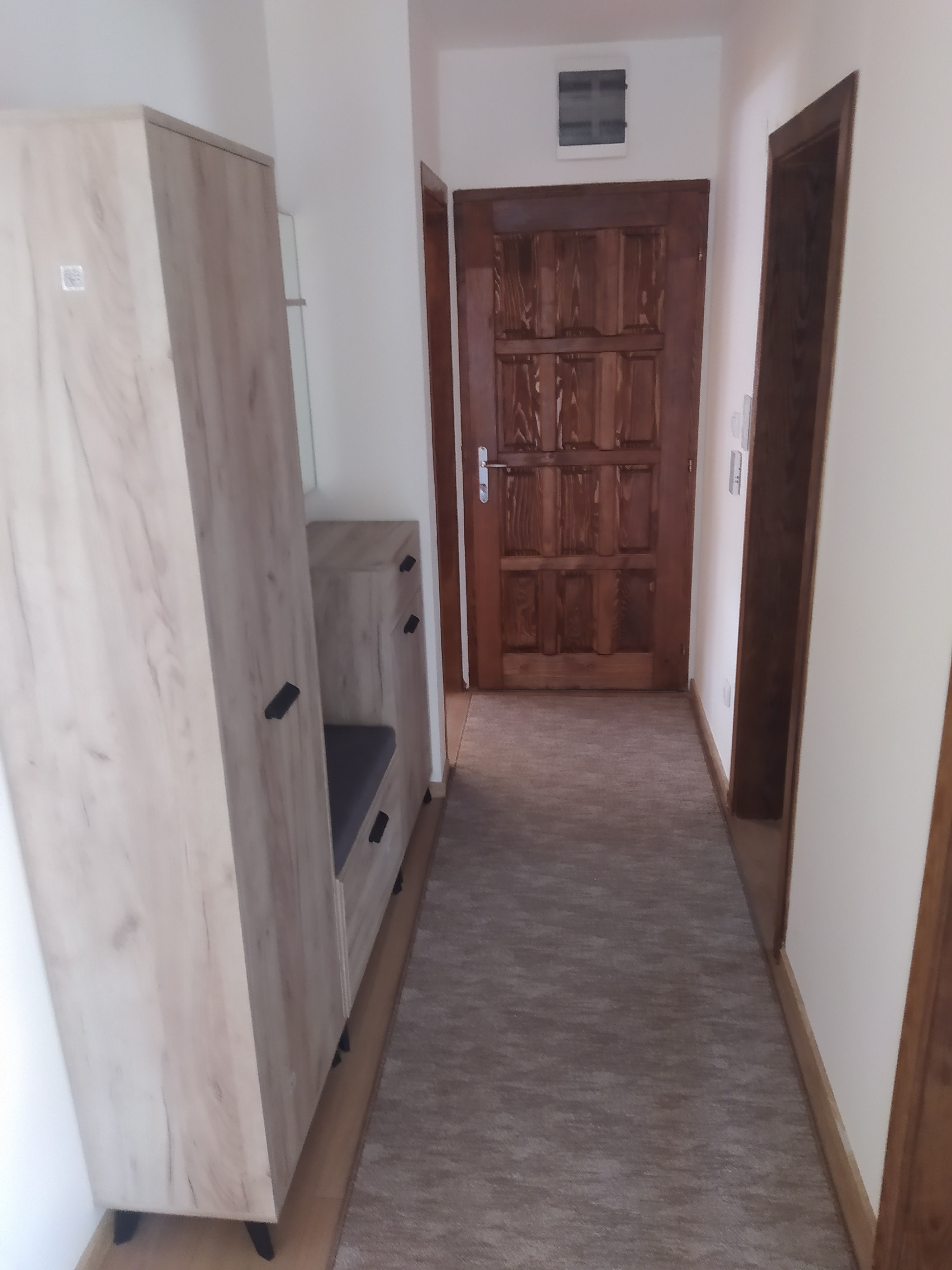 Izdajem Trosoban Nov stan okolina Autokomande 7