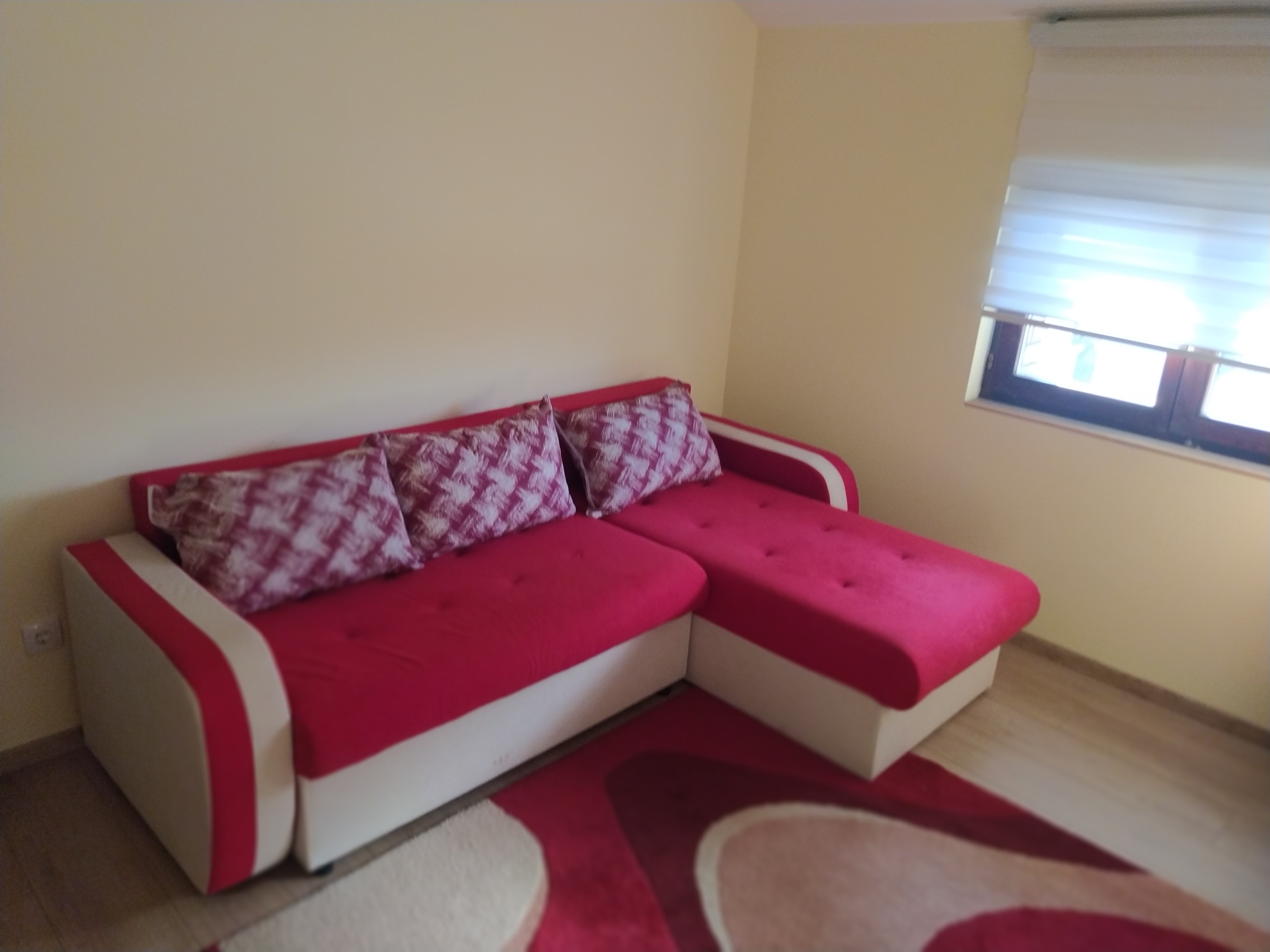 Izdajem Trosoban Nov stan okolina Autokomande 6