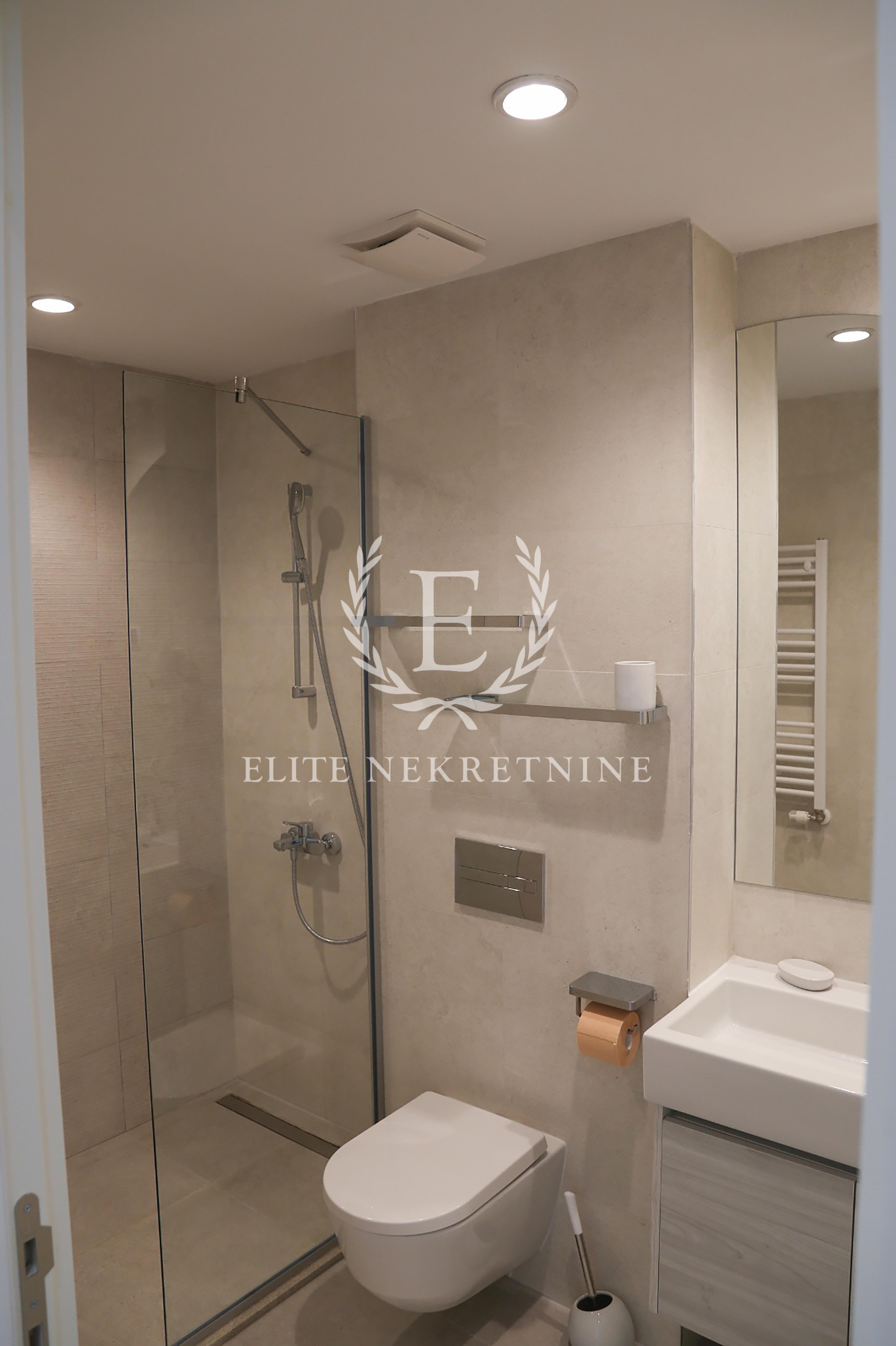 Izdavanje stanova Beograd na vodi Trosoban lux stan  garaza 5