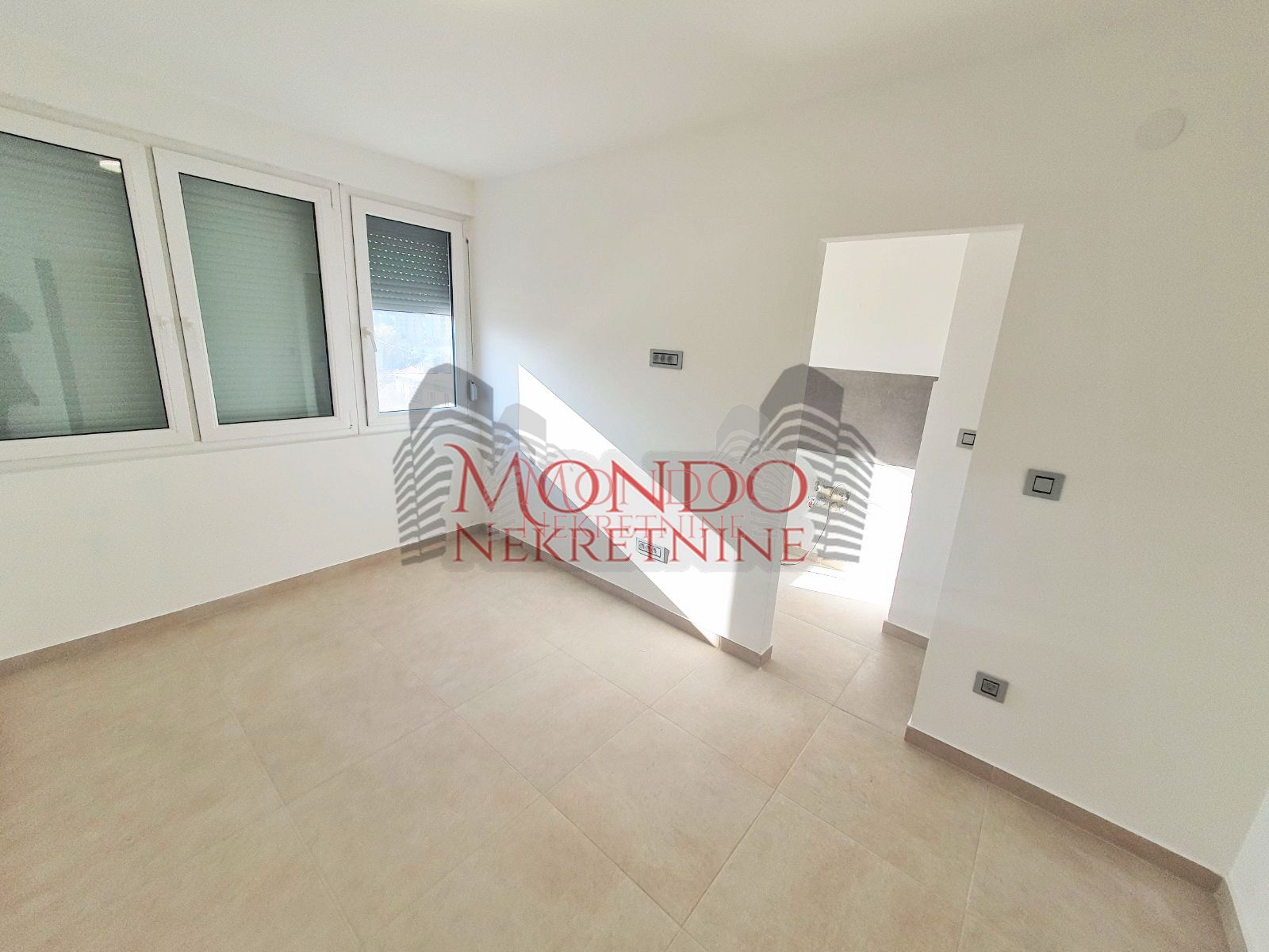 Jednoiposoban renoviran srtan kod Lutkarskog pozorišta 7