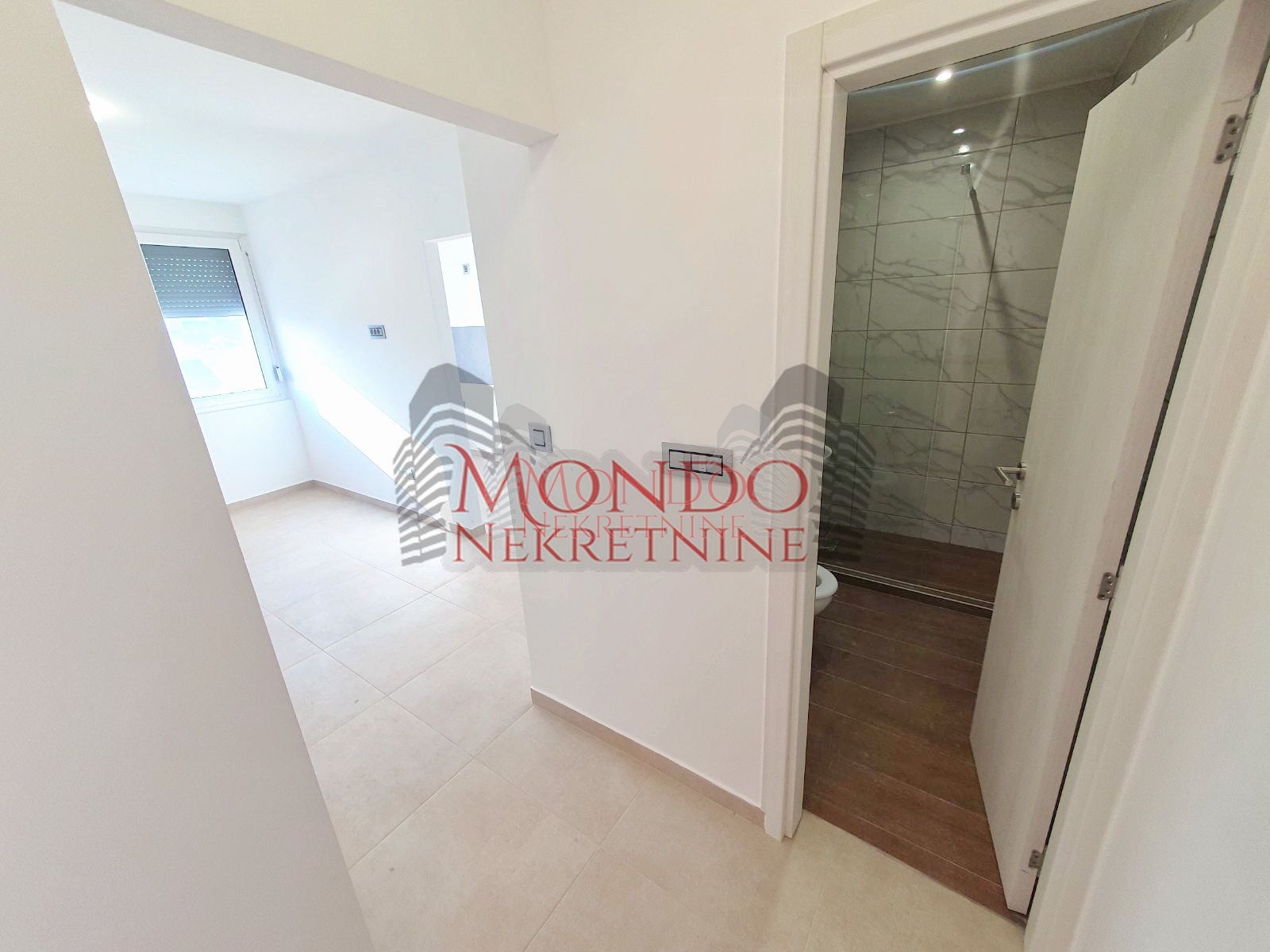 Jednoiposoban renoviran srtan kod Lutkarskog pozorišta 10