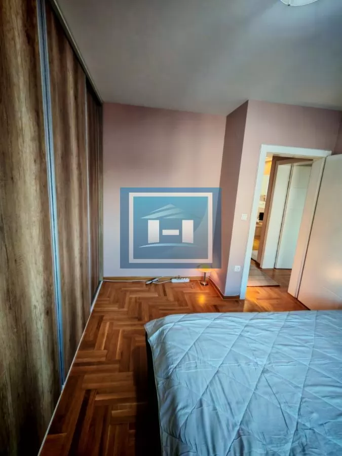 Trosoban stan za izdavanje u novogradnji 10