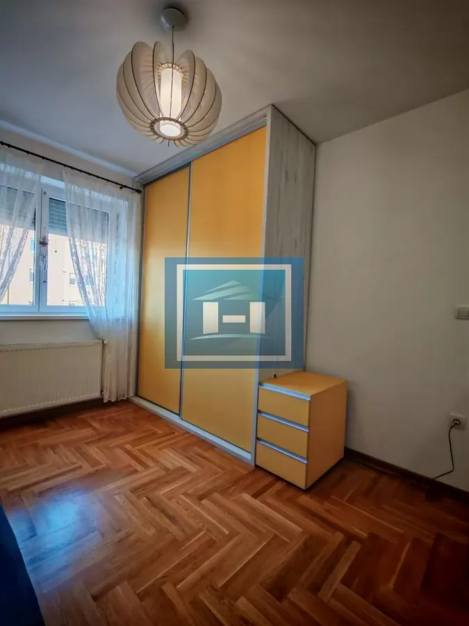 Trosoban stan za izdavanje u novogradnji 13