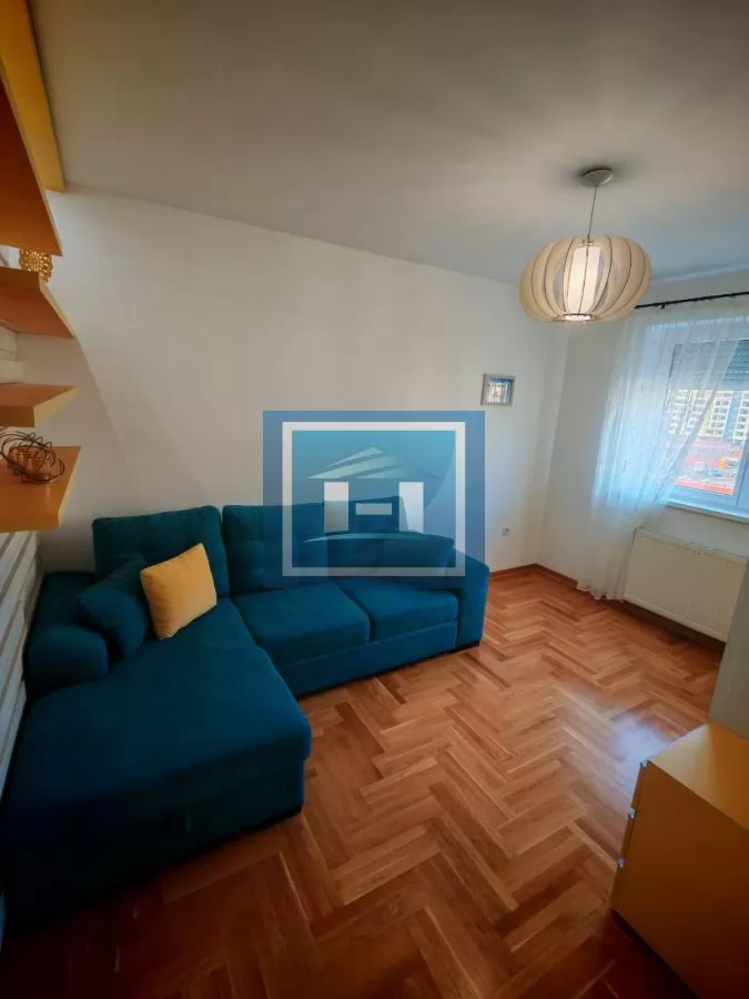 Trosoban stan za izdavanje u novogradnji 15