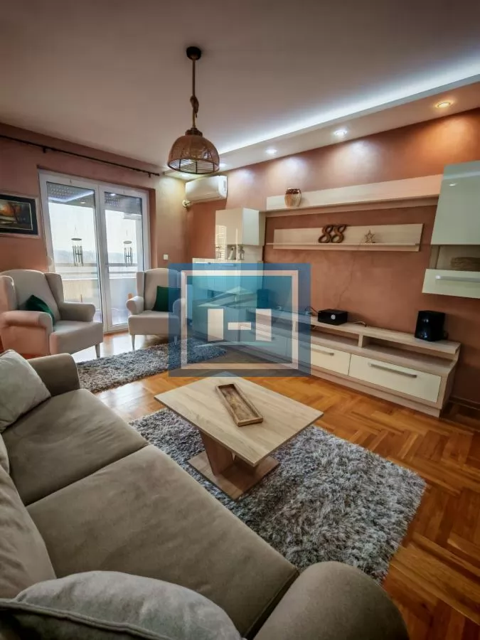 Trosoban stan za izdavanje u novogradnji 2