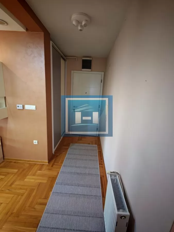 Trosoban stan za izdavanje u novogradnji 5