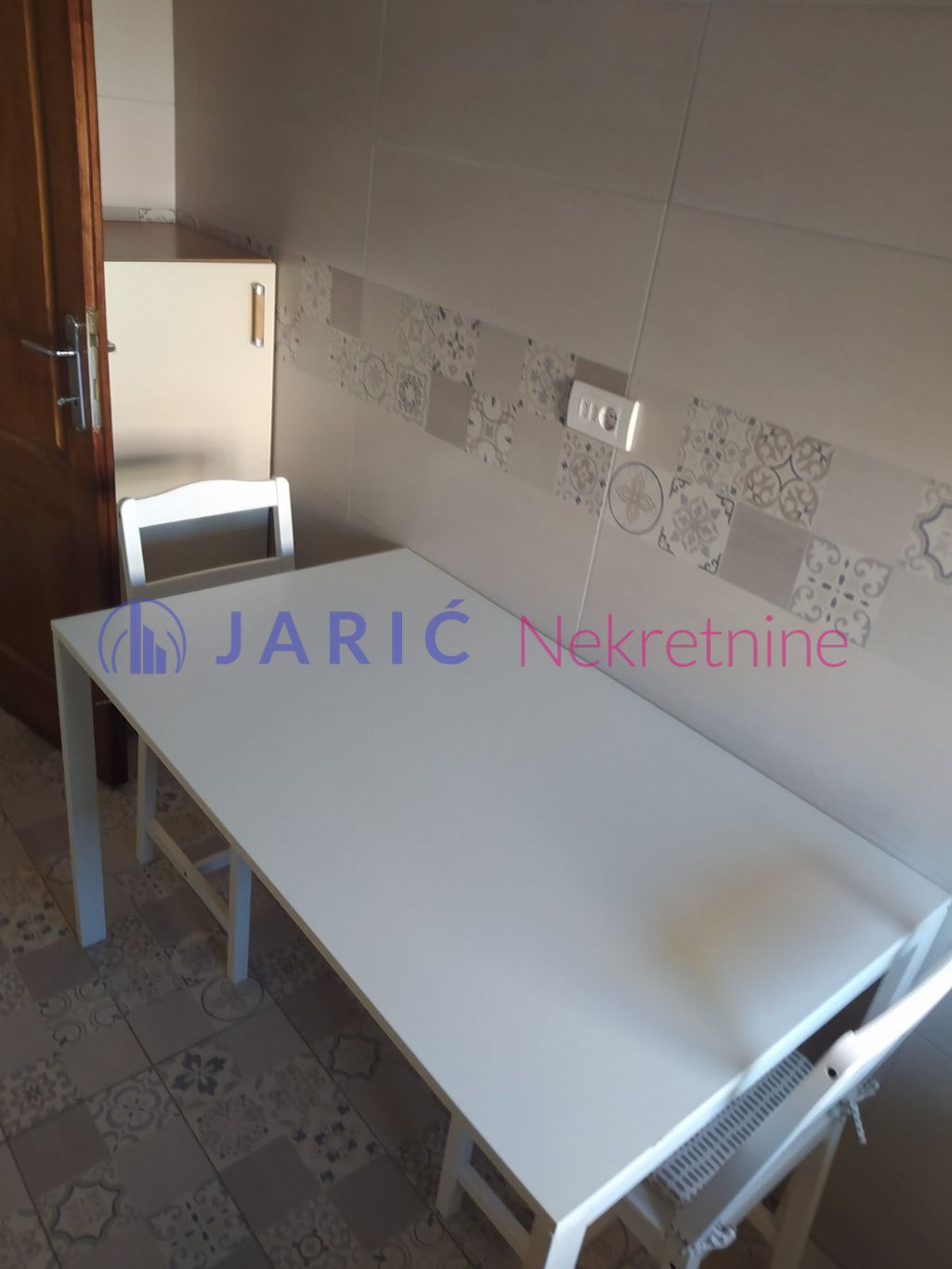 Autokomanda 75m2 3 0 Odlična lokacija 4