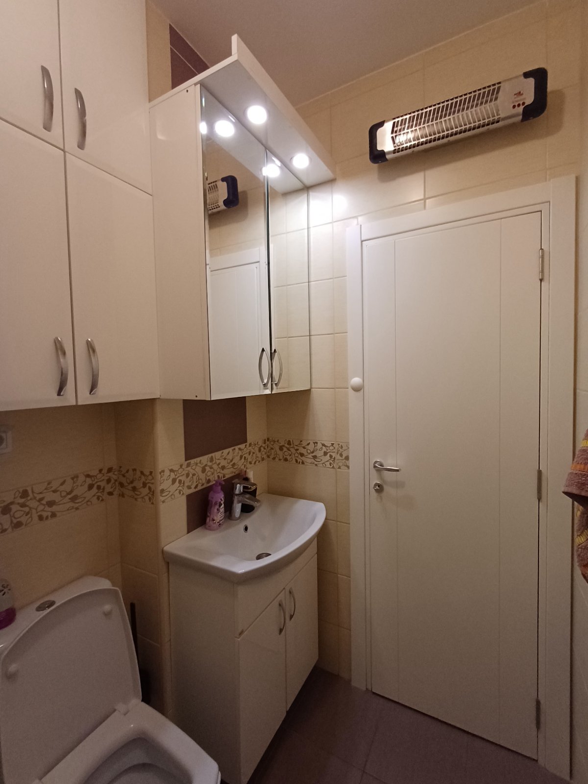 Izdajem 1 5 soban stan u novoj zgradi Bulbulder  Gradska bolnica 8