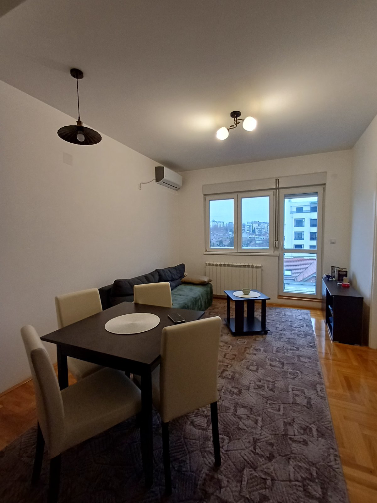 Izdajem 1 5 soban stan u novoj zgradi Bulbulder  Gradska bolnica 1