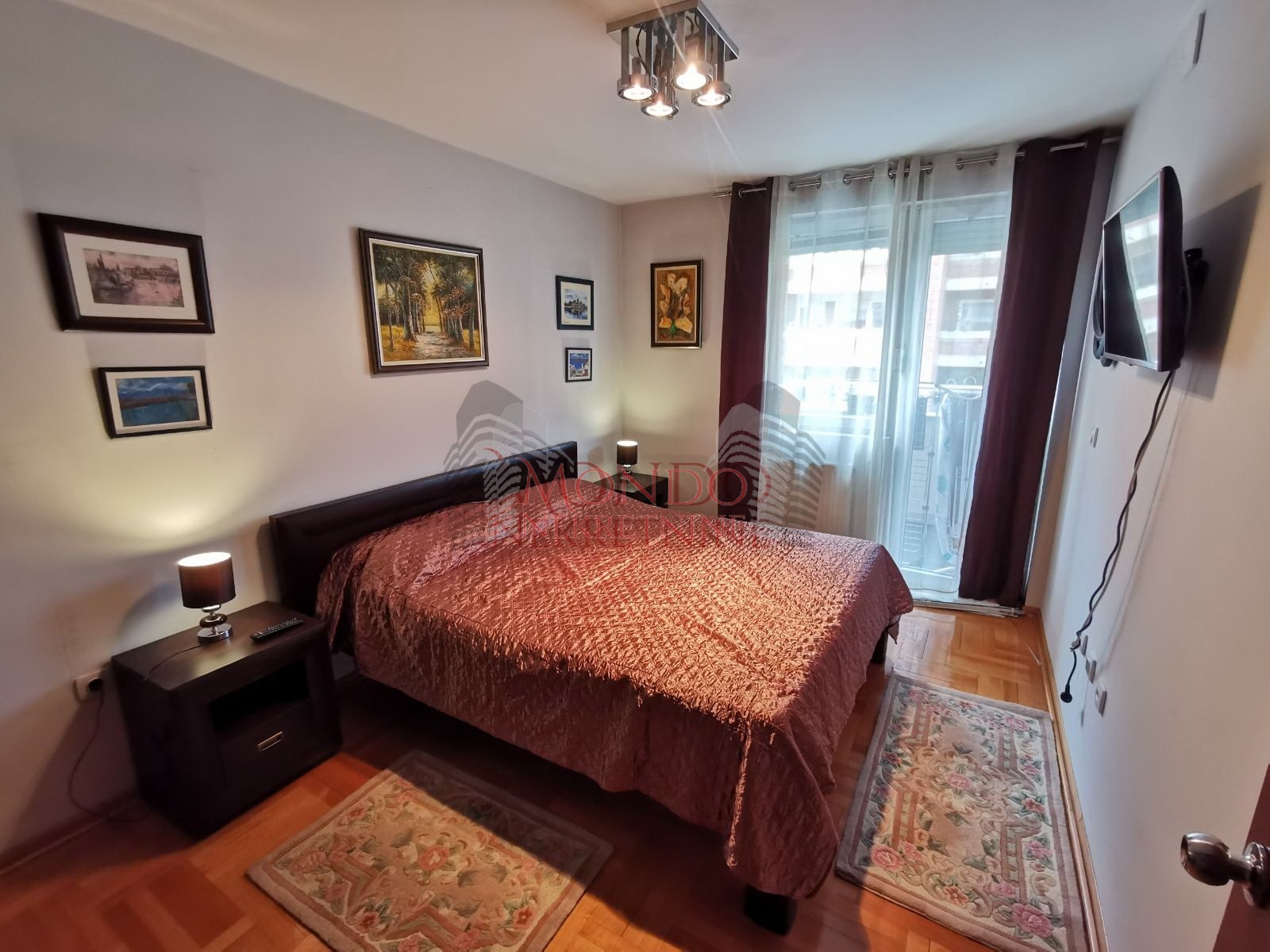 Jednoiposoban stan kod parka Cair, novogradnja, parking 6