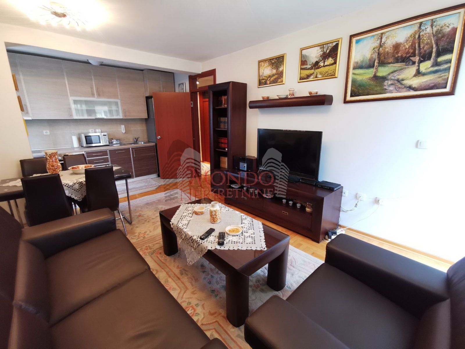 Jednoiposoban stan kod parka Cair, novogradnja, parking 1