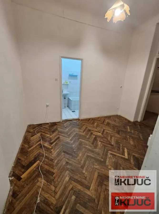 CENTAR, 21m2, Jednosoban, SALONAC kod Izvršnog veća 4
