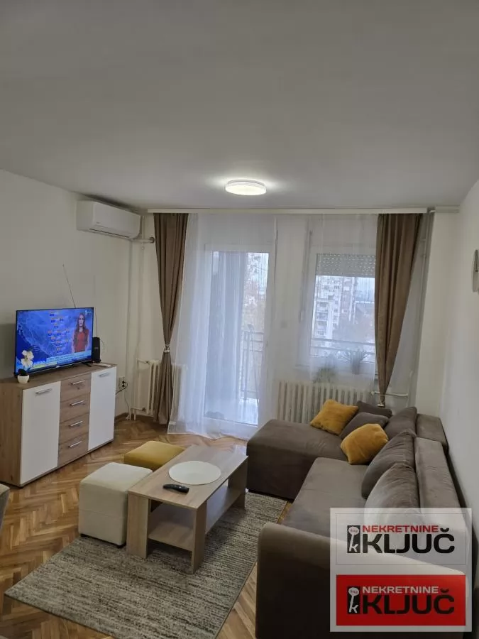 DETELINARA-DVOSOBAN,RENOVIRAN STAN 1