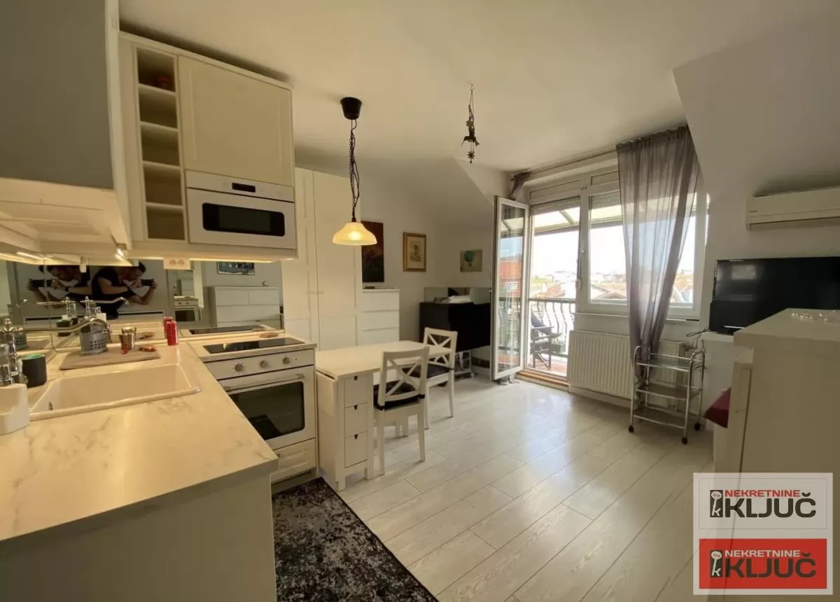 GRBAVICA IZDAJE SE MODERNO OPREMLJENA GARSONJERA SA PARKING MESTOM 2