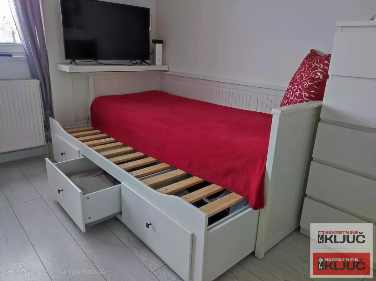 GRBAVICA IZDAJE SE MODERNO OPREMLJENA GARSONJERA SA PARKING MESTOM 7