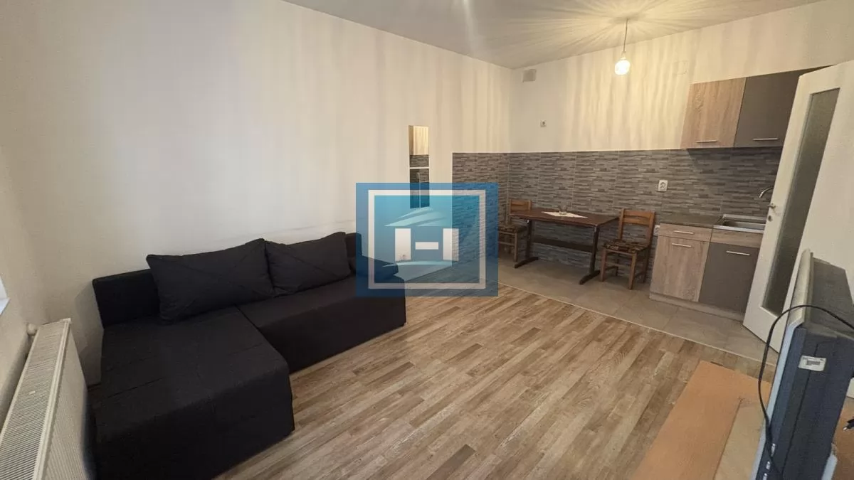 Odličan stan u širem centru – 41 m², prvi sprat, zgrada sa liftom 2